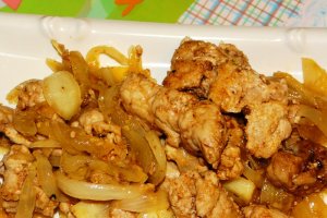 Tocana de carne cu ceapa