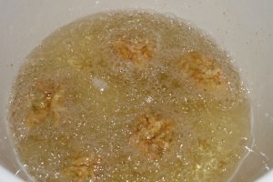 Galuste de dovlecei si branza la ceaun