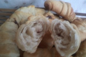 Cornuri moi cu dulceata