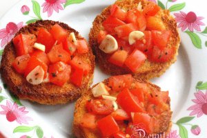 Bruschette cu rosii si usturoi