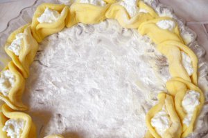 Corăbioare şi împletitură cu brânză de vaci