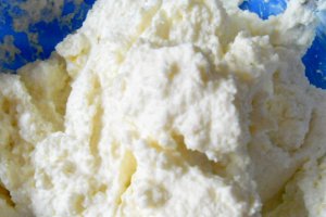 Corăbioare şi împletitură cu brânză de vaci