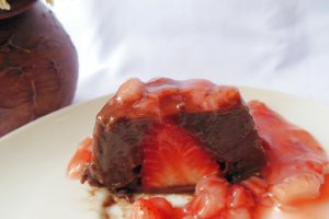 Crema de ciocolata cu capsuni (de post)