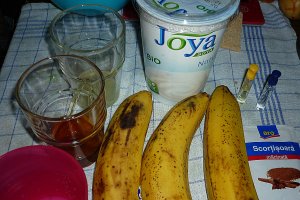 Shake aromat de banane cu JOYA Soygurt Natur si scortisoara