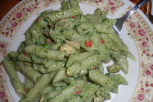 Penne cu spanac si pui
