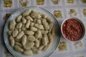 Gnocchi cu sos Bolognese
