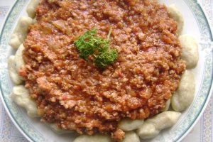 Gnocchi cu sos Bolognese