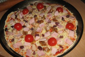 Pizza cu friptura de pui