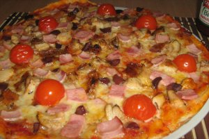 Pizza cu friptura de pui