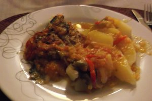 Dorada cu ghiveci de legume la cuptor