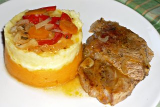 Friptura de porc la cuptor cu piure in straturi