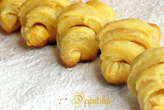 Croissante cu unt