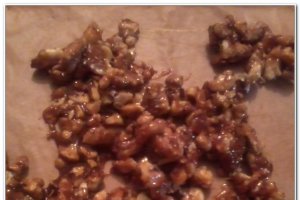 Prajitura cu foi si nuca caramelizata