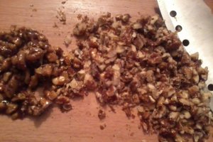 Prajitura cu foi si nuca caramelizata