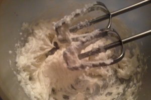 Prajitura cu foi si nuca caramelizata