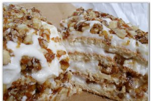 Prajitura cu foi si nuca caramelizata