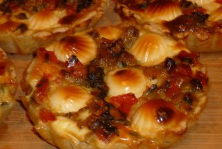 Mini-tarte cu ciuperci si branzica Miez de lapte