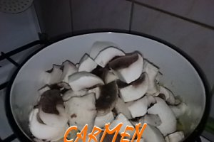 Rasol alb de porc cu ciuperci.