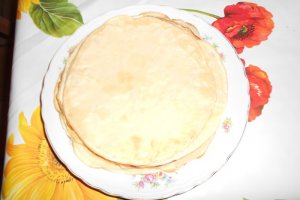 Clatite cu scortisoara si zahar
