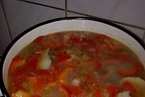 Ciorba acra cu afumatura de porc