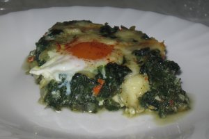 Oua la cuptor, pe pat de spanac