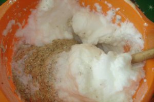 Mini tortulete cu crema de fructe de padure