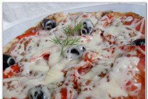 Pizza pe blat de lipie
