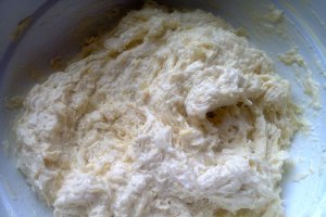 Ceapa cu maioneza si chiftele de porc