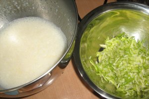 Briose cu dovlecel si miez de lapte