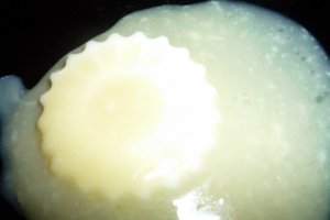 Duo mousse de ciocolata cu Miez de lapte si sos de capsuni