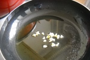 Peste fiert cu garnitura de spanac
