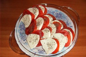 Pulpe de pui cu rosii si mozzarella