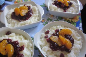 Orez cu lapte, merișoare și mandarine
