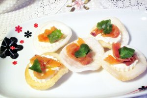 Pelete de creveți cu miez de lapte și somon afumat