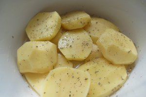 Copanele de pui cu cartofi in sos de mustar
