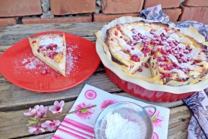 Tarta cu branza si coacaze
