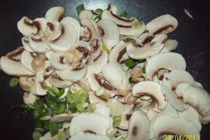 Ciuperci la wok