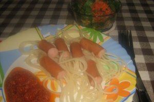 Crenvusti cu spaghete si pesto