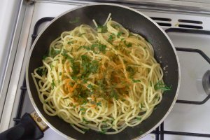 Spaghete cu ton si lamaie