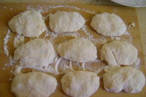 Reteta de preparare a papanasilor cu branza de vaci (prajiti)