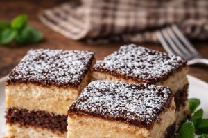 Prajitura cu nuca de cocos,biscuiti si crema de ness