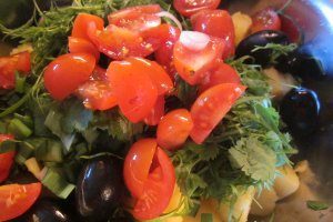 Salată de cartofi cu somon afumat și verdețuri aromate!