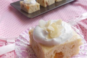 Prajitura cu migdale si dulceata de pere (de post)