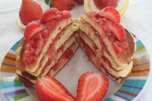 Pancakes cu capsuni