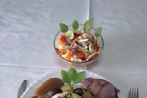 Medalion de rechin, cu orez salbatic si fructe.