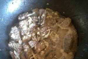 Gulas de porc cu legume la wok si orez