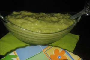 Salata de avocado