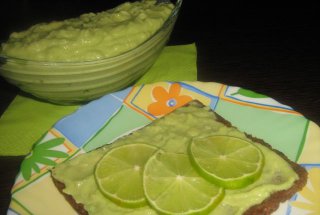 Salata de avocado