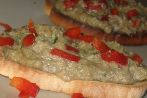 Bruschette cu salata de vinete