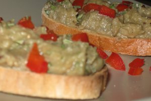 Bruschette cu salata de vinete